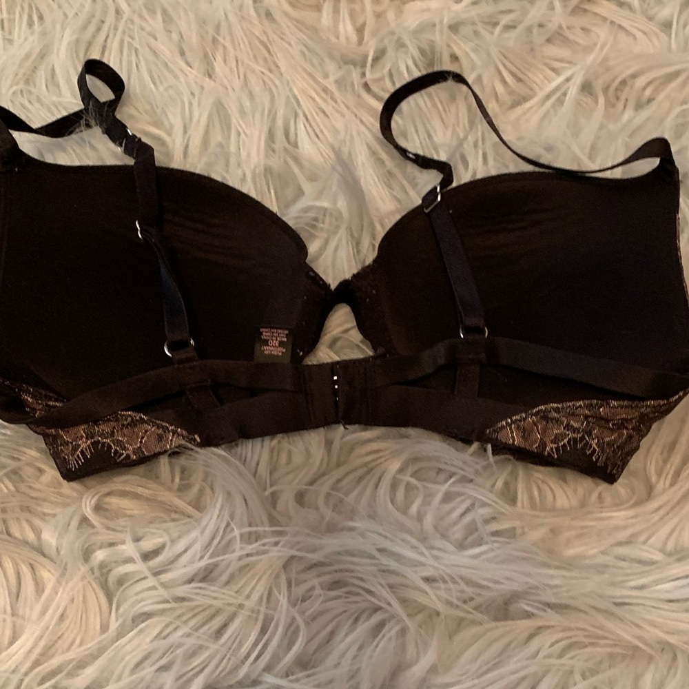 Victoria Secret Push Up Bra Padded - Picture 2 of 3
